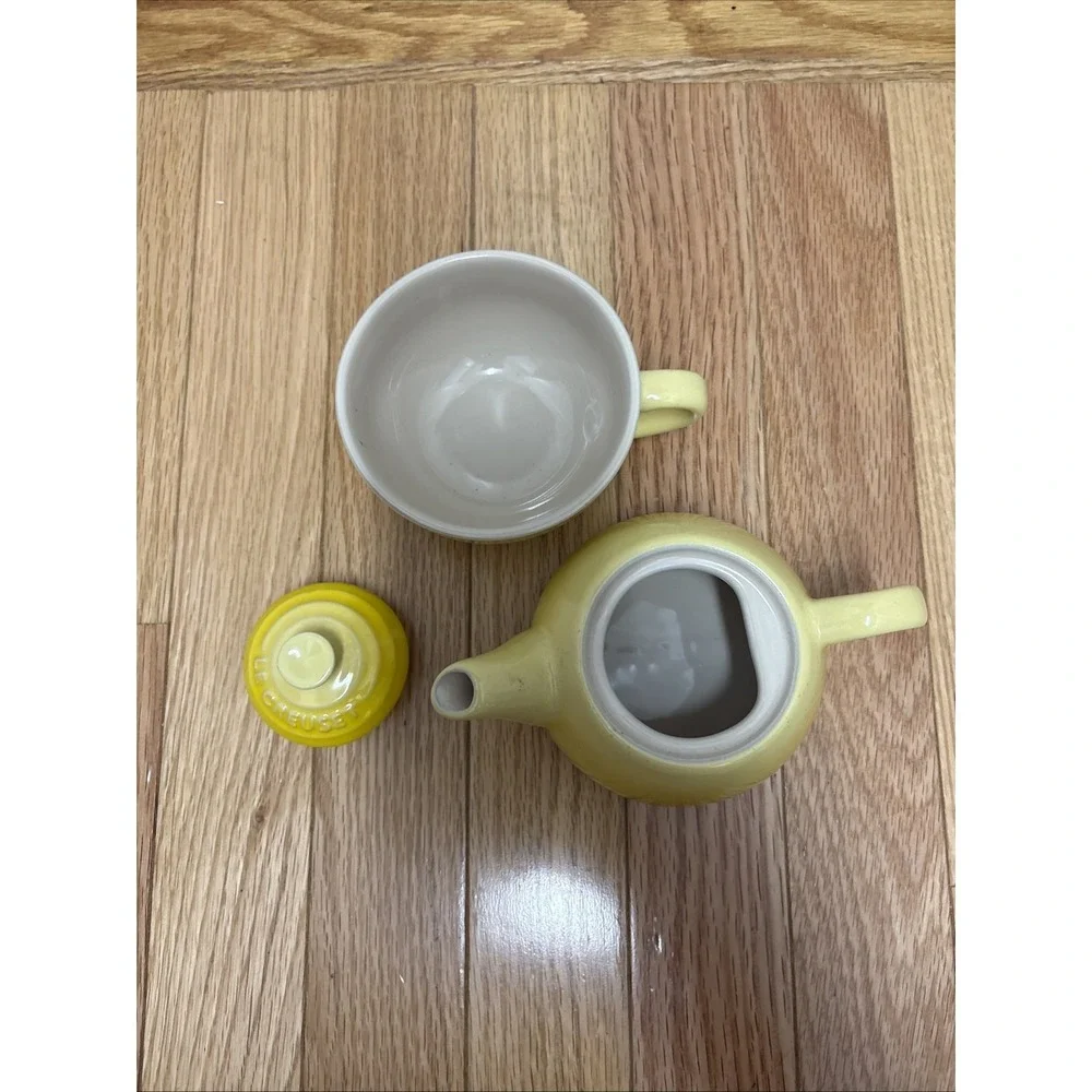 Le Creuset Yellow Soleil Tea for One Teapot & Cup Stackable